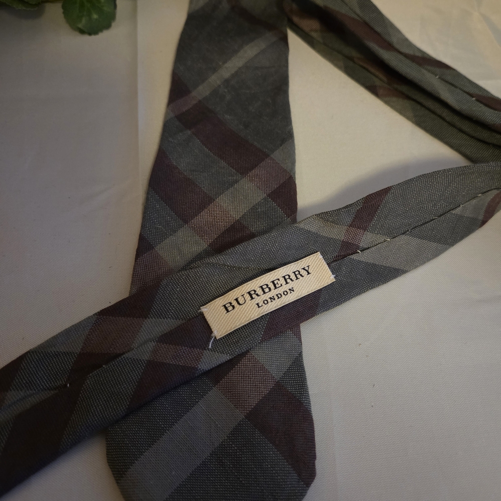 Burberry London Plaid Silk Linen Tie Made in England  Designer Necktie Prom